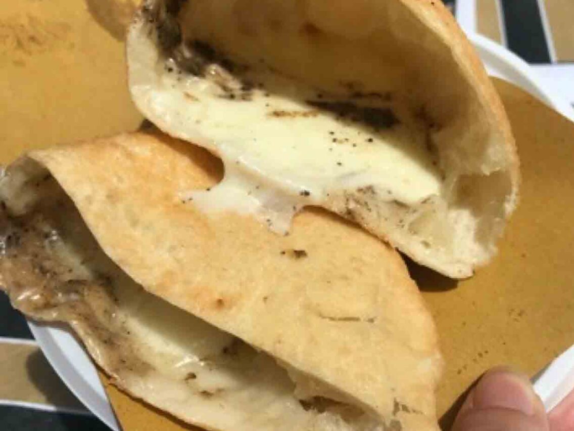 Best food Milan, Mini Gourmet, dough with creamy cheese and truffle paste